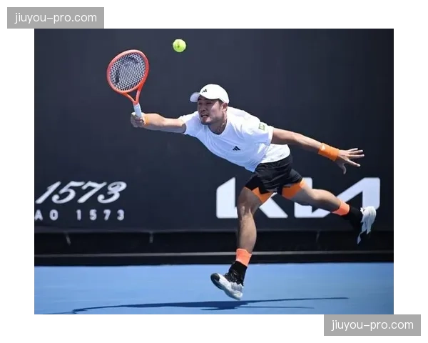 黄泽林、吴易昺携手晋级德拉海滩站资格赛决胜轮