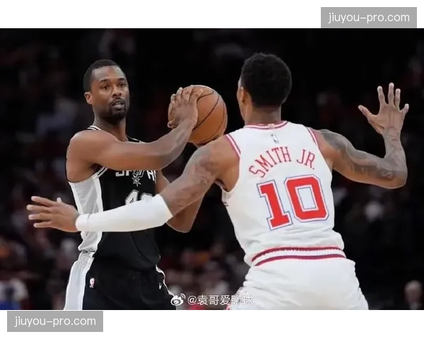 重建球队的窗口期:火箭与马刺的年轻核心阵容对比与发展轨迹 重建球队的窗口期:火箭与马刺的年轻核心阵容对比与发展轨迹