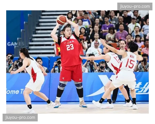 实时：重量级新星“大宝贝”安德森连续重拳，对手摇摇欲坠