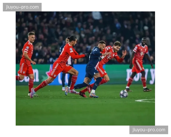 巴黎圣日耳曼5-4险胜拜仁慕尼黑，半决赛首回合上演进球大战